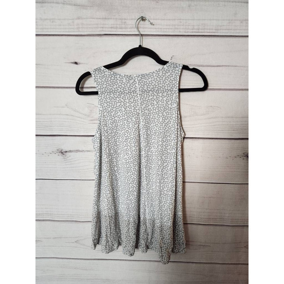 Tommy Hilfiger Womens Blouse White Gray Star Print Sleeveless Scoop Neck M - Picture 2 of 5